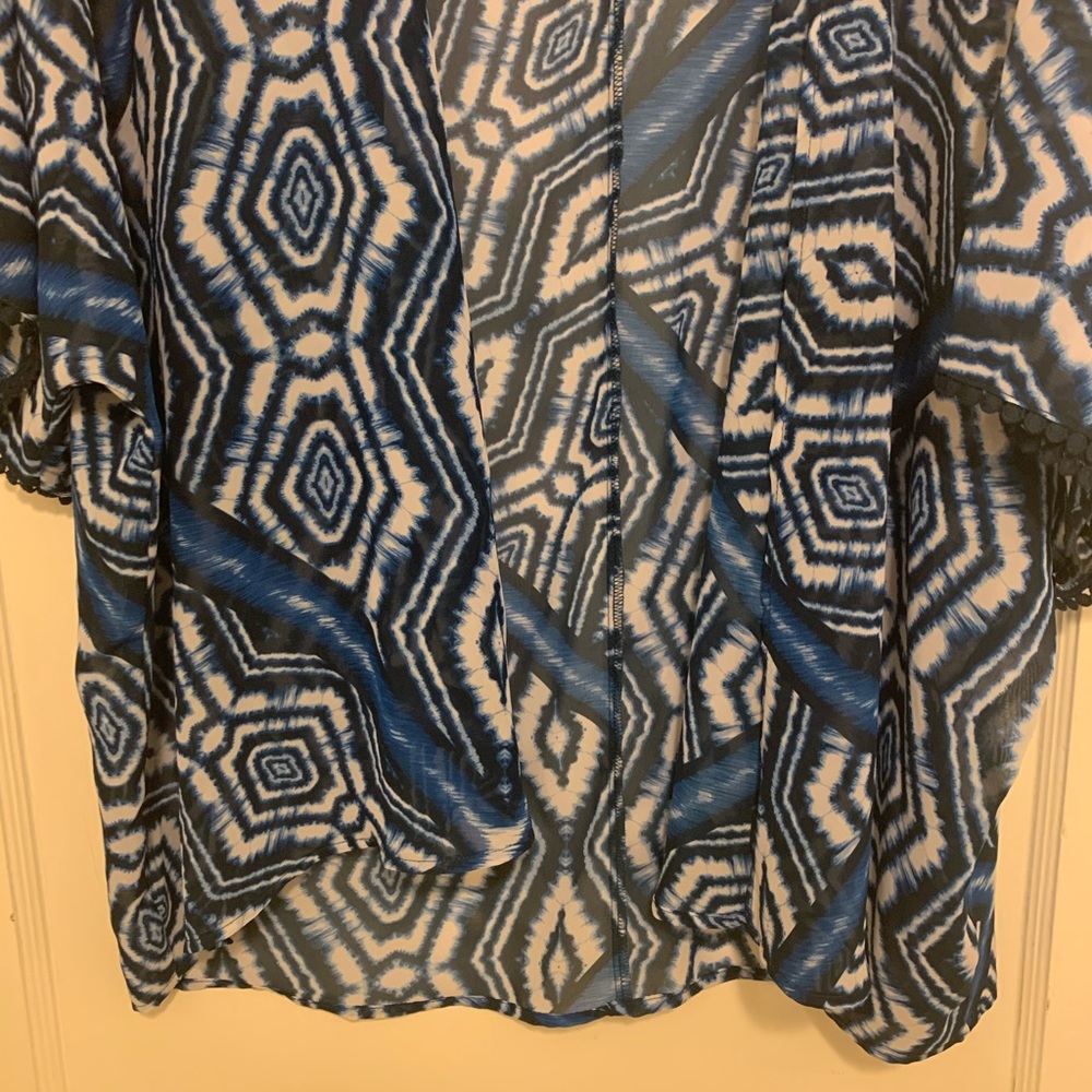 Women’s Kimono - Picture 2 of 7